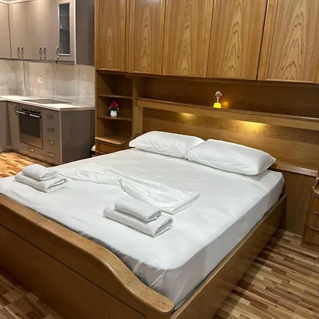 Appartement Eyar House *